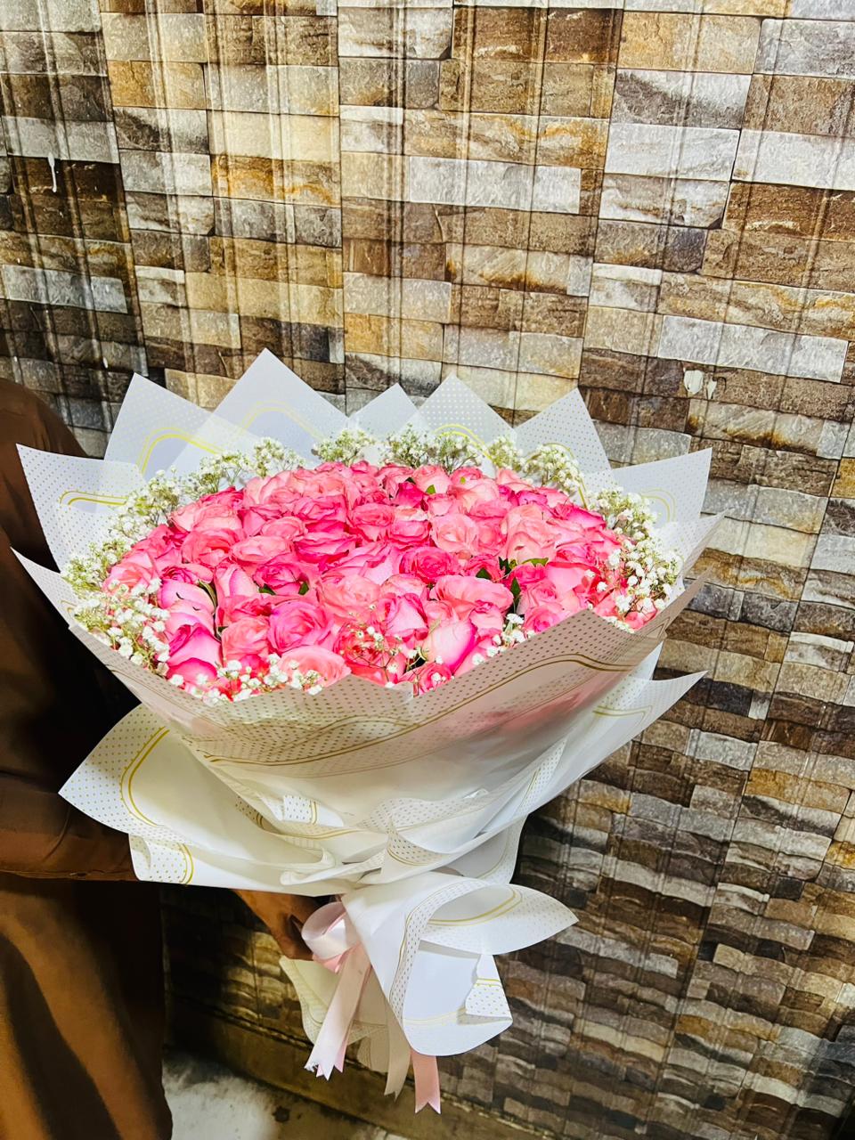 Elegant Flower Bouquets in Karachi with Reliable Same Day Delivery