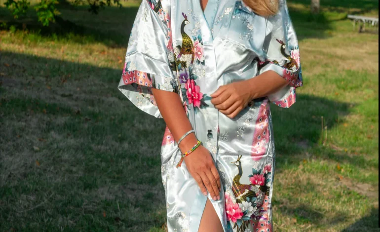 Are Kimono Dressing Robes Better Than Traditional Bathrobes?
