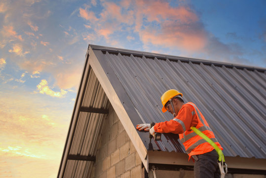 Understanding Roof Replacement Services and the Importance of Hiring Local Contractors