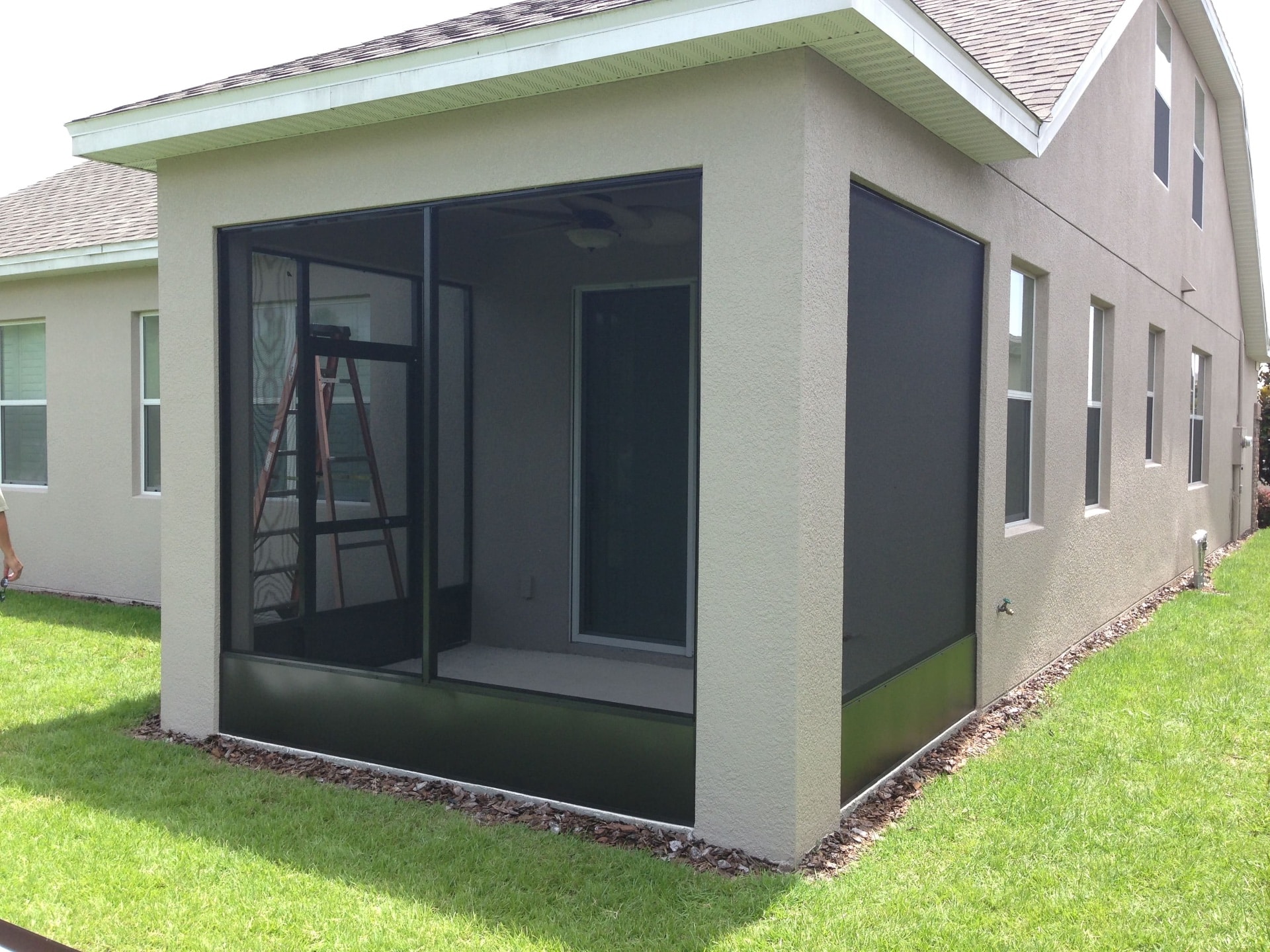 Enhancing Outdoor Living with Professional Sunroom and Screen Room Installation
