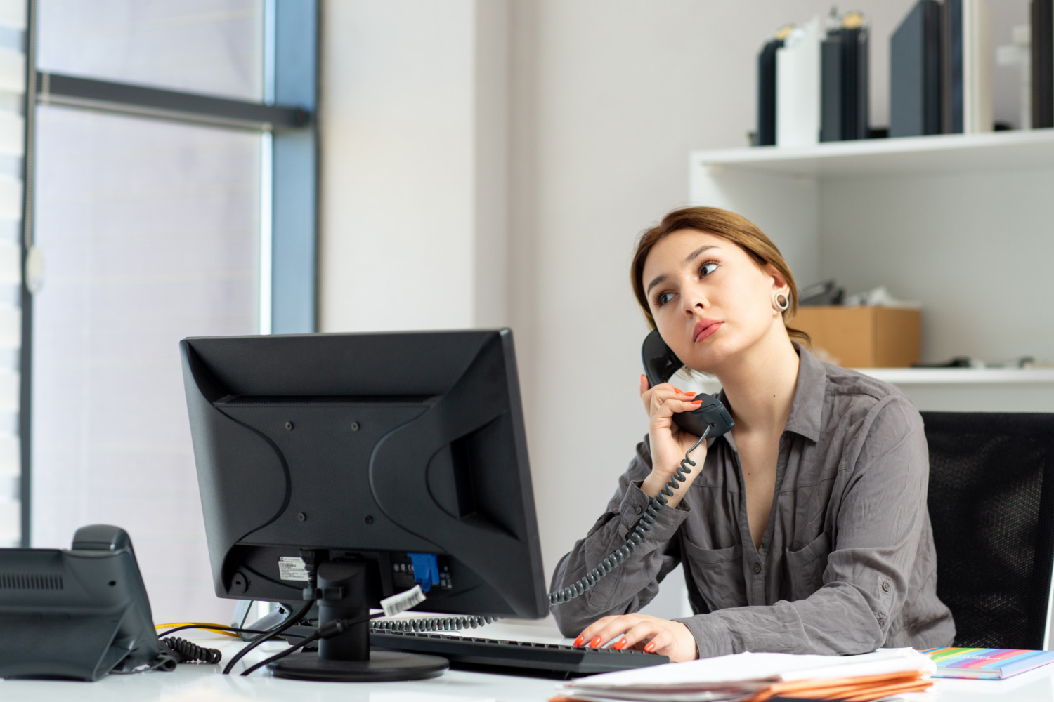 7 Benefits of a VoIP Business Phone System for SMEs