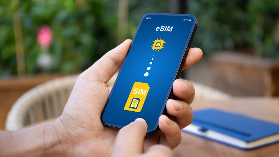 Why Are Global eSIMs Becoming Popular with Travelers?
