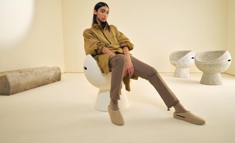Essentials Hoodie UK: The Complete Guide to Premium Streetwear Style, Comfort, and Everyday Wear