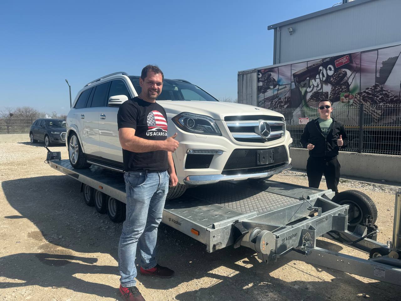 Как BidMotors улеснява търсенето на автомобил зад океана