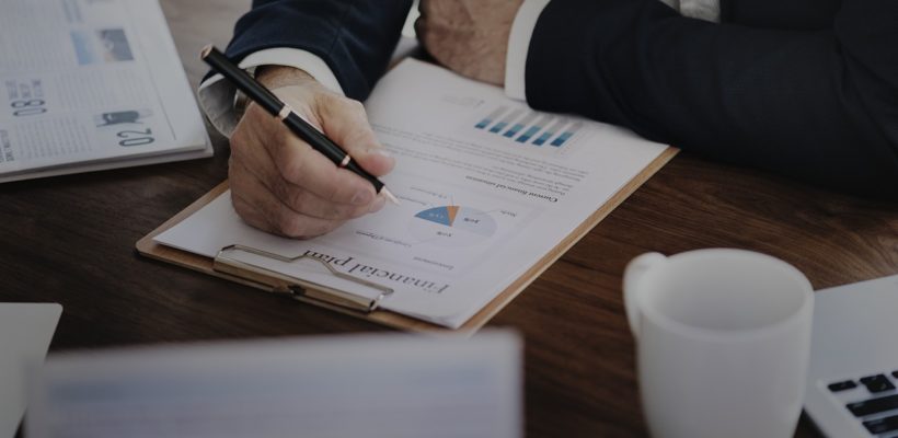 When Should a Fund Manager Hire a Fund Administrator? A Timing Guide for Emerging Managers