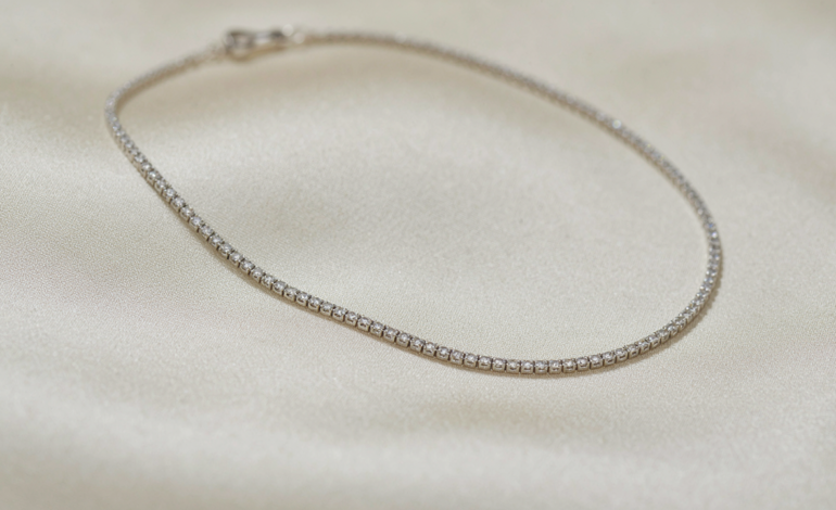 Why The Diamond Line Necklace Never Really Left
