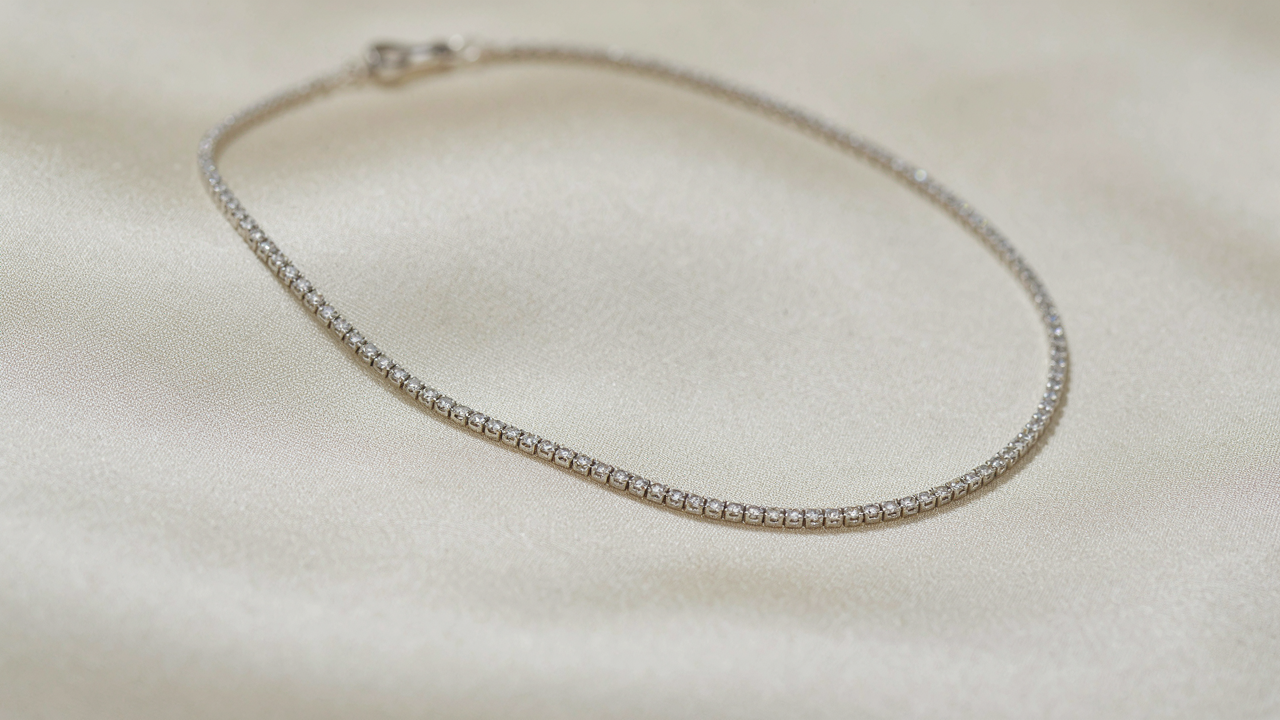 Why The Diamond Line Necklace Never Really Left
