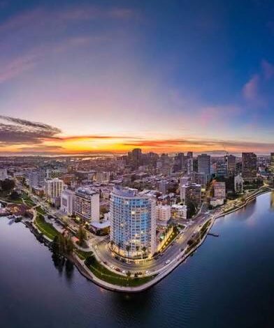 Exploring Lake Merritt Plaza: Oakland’s High-Rise Office Destination and Its Unique Urban Setting