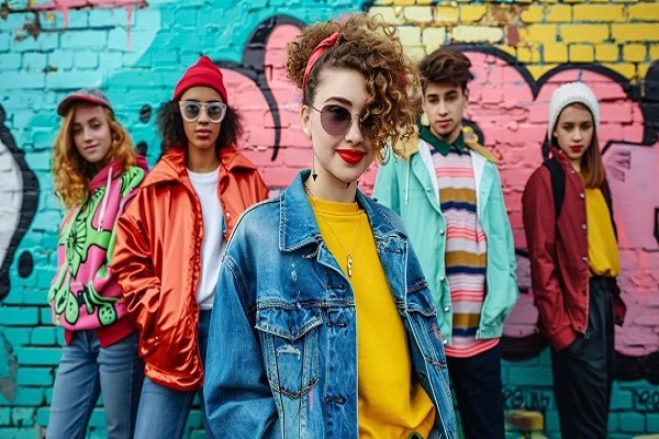 How a Custom Streetwear Manufacturer Helps Brands Build Distinctive Clothing Collections